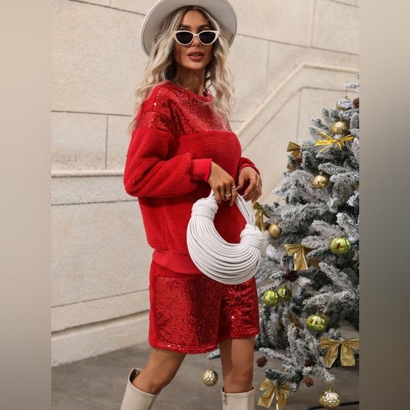 Sequin Teddy Sweatshirt and Shorts Set - Picture 4 of 5